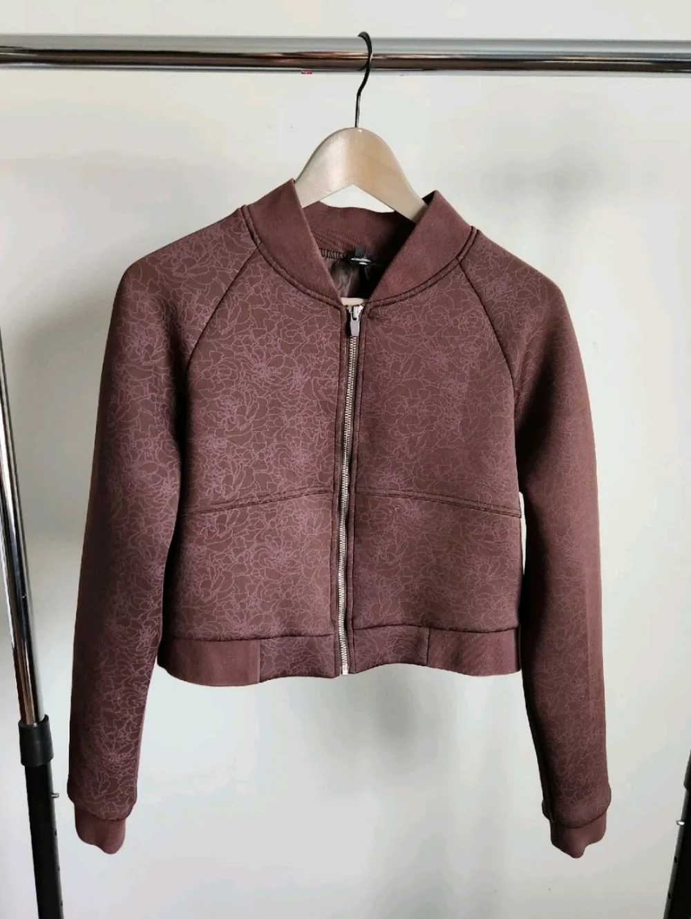 Balance Athletica Flight Full Zip Brown Floral Lined Crop Bomber Jacket! Size M - Picture 2 of 4